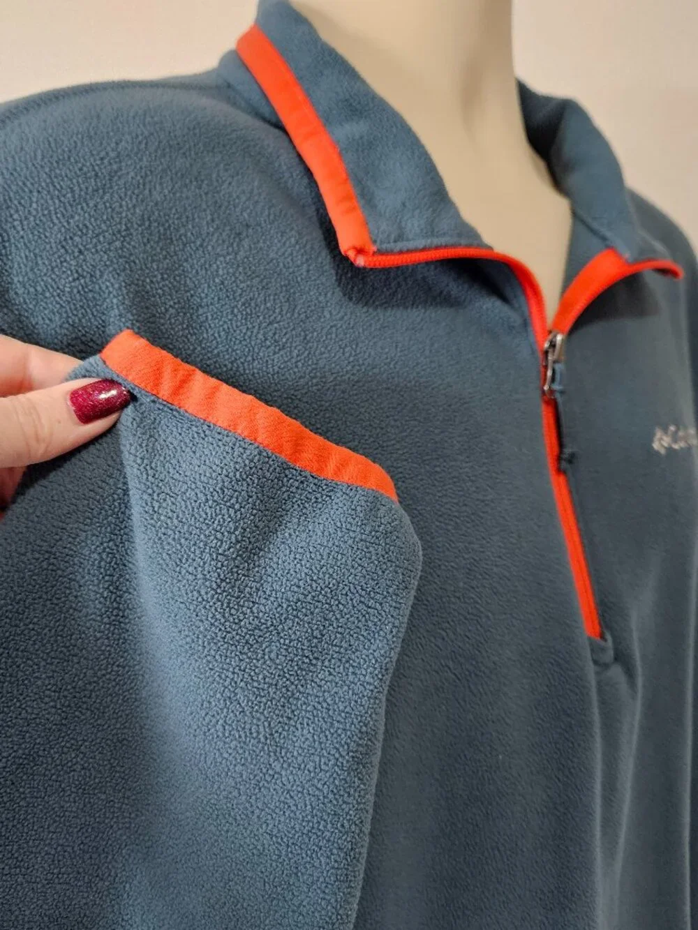 Columbia Sportswear Quarter Zip Lightweight Long Sleeve Fleece Pullover - Picture 7 of 13